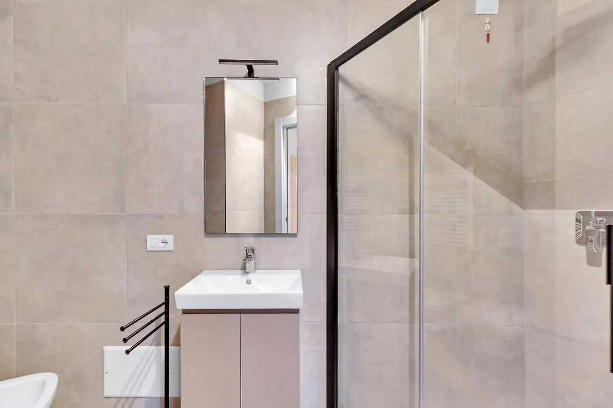 Cozy Apartment Navigli Milano Italy