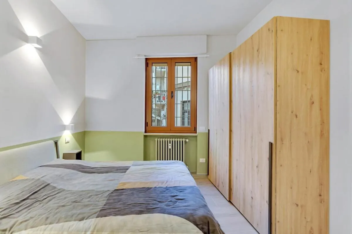 Cozy Apartment Navigli Milano 0*, Milan